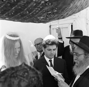 1967년 예루살렘에서 바렌보임의 결혼식. 베노 로텐베르그, 메이타르 컬렉션, 이스라엘 국립도서관