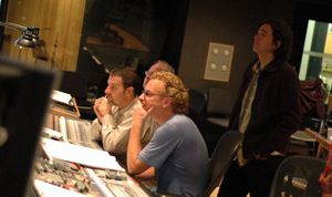 작곡가 헤이토르 페헤이라(오른쪽)가 영화 음악 녹음 중