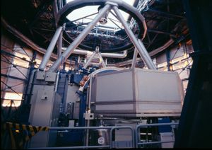 UVES는 초거대 망원경에 장착된 고분해능 분광기이다.