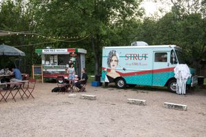 오스틴 남부 지역의 푸드트럭 공원