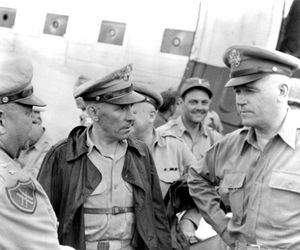 월턴 워커, 존 H. 처치와 함께 한국에 있는 콜린스