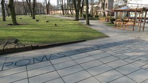 로마스 칼란타의 분신 자살 현장인 카우나스의 기념비. 비문에는 "로마스 칼란타 1972"라고 적혀 있다.