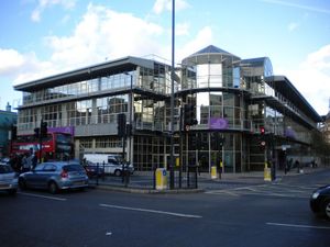 노스 캠퍼스 도서관이 있는 학습 센터