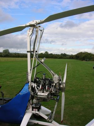 VPM M-16 오토자이로의 로터 헤드, 예비 회전축 및 스바루 엔진 구성