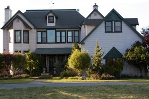 캘리포니아주 토멀레스에 있는 외딴 집은 스크림의 마지막 장면 촬영지로 사용되었다.