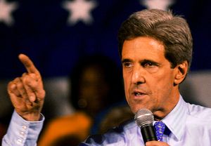 미주리주 세인트루이스의 세인트루이스 커뮤니티 칼리지 포레스트 파크에서 열린 경선 유세장의 케리 상원의원