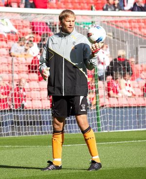 유시 얘스켈래이넨은 1997년부터 2012년까지 530경기에 출전하며 볼턴 원더러스 역대 출전 순위 공동 3위를 기록했다.