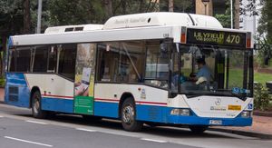 호주 시드니 버스(Sydney Buses)에서 운영하는 커스텀 코치(Custom Coaches) 차체의 메르세데스-벤츠 O405NH CNG 버스