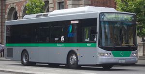 압축천연가스(CNG)를 사용하는 트랜스퍼스(Transperth) 메르세데스-벤츠 OC500LE 버스