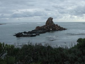  크라이스트처치 근처의 암초인 라파누이 암초는 지진으로 붕괴되었다 (2011년 3월 9일 촬영)