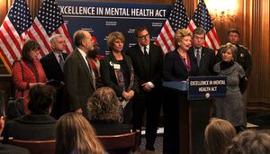 2013년, 러셀은 초당파 상원의원들과 함께 정신 건강 우수법 제정안을 발표했다.