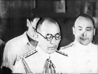 사이판섬 전투에서의 완전 섬멸을 알리는 1944년 7월 18일 17시 대본영 발표를 하는 쿠리하라 에쓰조 해군 보도부장(「일본 뉴스 제216호」수록)