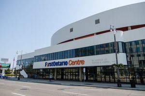 퍼스트온타리오 센터(FirstOntario Centre)에서 촬영이 이루어졌다.