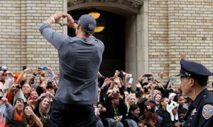 2012년 월드 시리즈 퍼레이드에서의 펜스