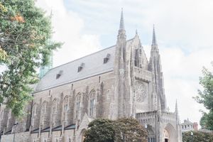 엘름 스트리트에 위치한 세인트 메리 교회