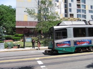 E지선의 노면 병용궤도 구간