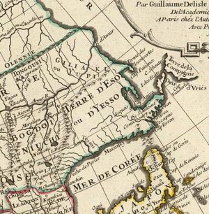 18세기 초 프랑스 지도에 묘사된 프리스 해협과 타타르 해협에 나타난 길리야키 또는 유피(물고기 가죽으로 만든 옷을 입은 사람들이라는 뜻; 중국계 외래어로 나니족에도 사용됨).