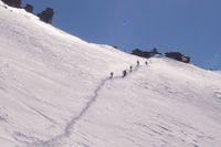 트레블콘 정상으로 향하는 스키어