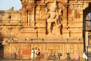 사원의 문 중 하나