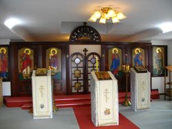 鹿沼ハリストス正教会(카누마 하리스토스 정교회) 성당 내부. 정면에 이코노스타시스(이코노스타시스).