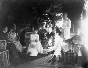 돌과 그의 가족들