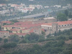 1861년 구스타프 클라우스가 설립한 아하이아 클라우스(Achaia Clauss) 와이너리. 마브로다프네(Mavrodaphne)로 유명하다.