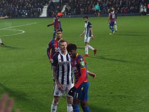 2017년 팰리스 소속으로 경기 중인 자하(오른쪽)