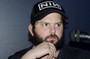 2015년 나인 인치 네일스(Nine Inch Nails) 모자를 쓴 보리치.