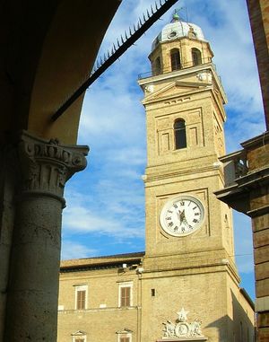 마체라타의 주요 탑