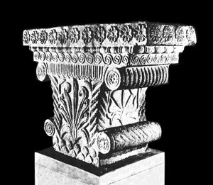 불란디 바그 유적에서 발견된 기원전 4~3세기경의 파탈리푸트라 기둥머리.