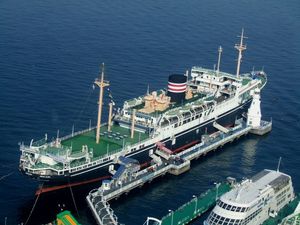 야마시타 공원(나카구, 요코하마)에 영구 정박된 히카와마루