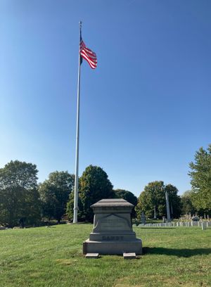 크라운 힐 묘지에 있는 캔비의 묘