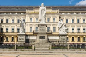 키이우에 있는 올가 공주, 성 안드레아 사도, 키릴과 메토디오 기념비