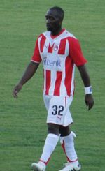 올림피아코스에서 PAOK와의 경기에서 뛰는 루아루아