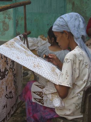 탕준부미(Tanjungbumi), 방갈란현(Bangkalan Regency), 마두라섬(Madura Island), 인도네시아의 마두라족(Madurese) 바틱(batik) 제작자