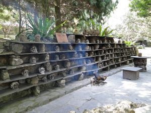 구족문화촌에 전시된 파이완족의 의례용 해골 선반