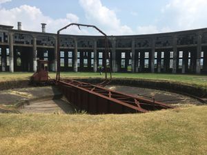 구스정의 분고모리 원형 기관차고