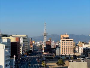 벳푸 시 중심부와 리뉴얼된 벳푸 타워(2023년)