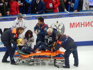 2015년 3월 모스크바 세계 선수권 대회에서 펜스에 부딪혀 부상을 입은 김아랑