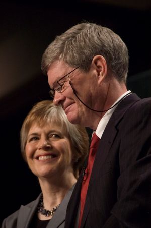 2007년 수 폴스 컨벤션 센터에서 팀 존슨 상원의원 (민주당-사우스다코타주)