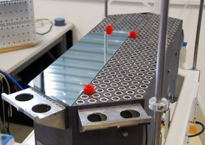 E-ELT의 적응형 지지 시스템 부품 프로토타입.