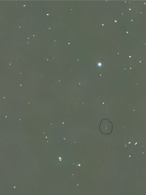 데네브는 오른쪽 상단에 위치함