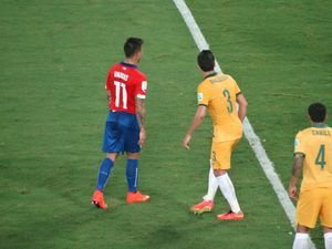 2014년 FIFA 월드컵에서 에두아르도 바르가스와 경기하는 데이비드슨