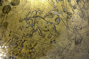 1632년에서 1633년 사이에 마슈하드에서 만들어진 마누치르 천구에 묘사된 큰개자리. 아딜노르 컬렉션, 스웨덴.