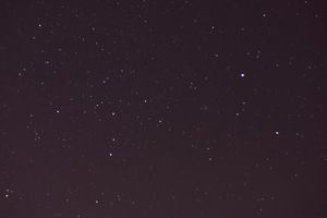 쿠알라룸푸르 상공에서 관측된 큰개자리 (북쪽은 오른쪽 상단 방향)