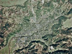 구 지란정 중심부 주변의 항공사진. 1975년 2월 24일 촬영. 국토교통성 국토지리원 [https://mapps.gsi.go.jp/ 지도·항공사진 열람 서비스]의 항공사진을 바탕으로 작성.