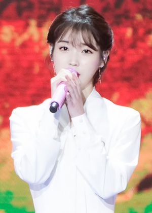 2018년 1월 10일 골든디스크에서 아이유.