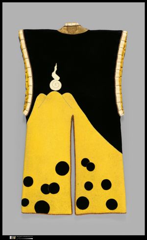 전도요토미 히데요시 소유의 「후지 고신카문 흑황나사 진바오리」를 참고하여 에도 시대에 만들어진 진바오리