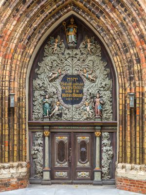 성 니콜라스 교회의 정문