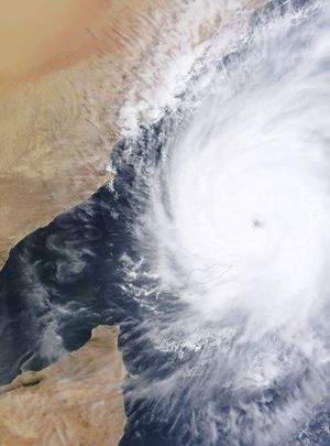 2015년 소코트라섬 상공의 열대성 사이클론 차팔라